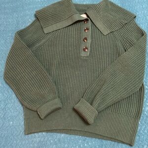 Loft Women’s Green Sweater with a Sailor Collar 

Size L

#1817